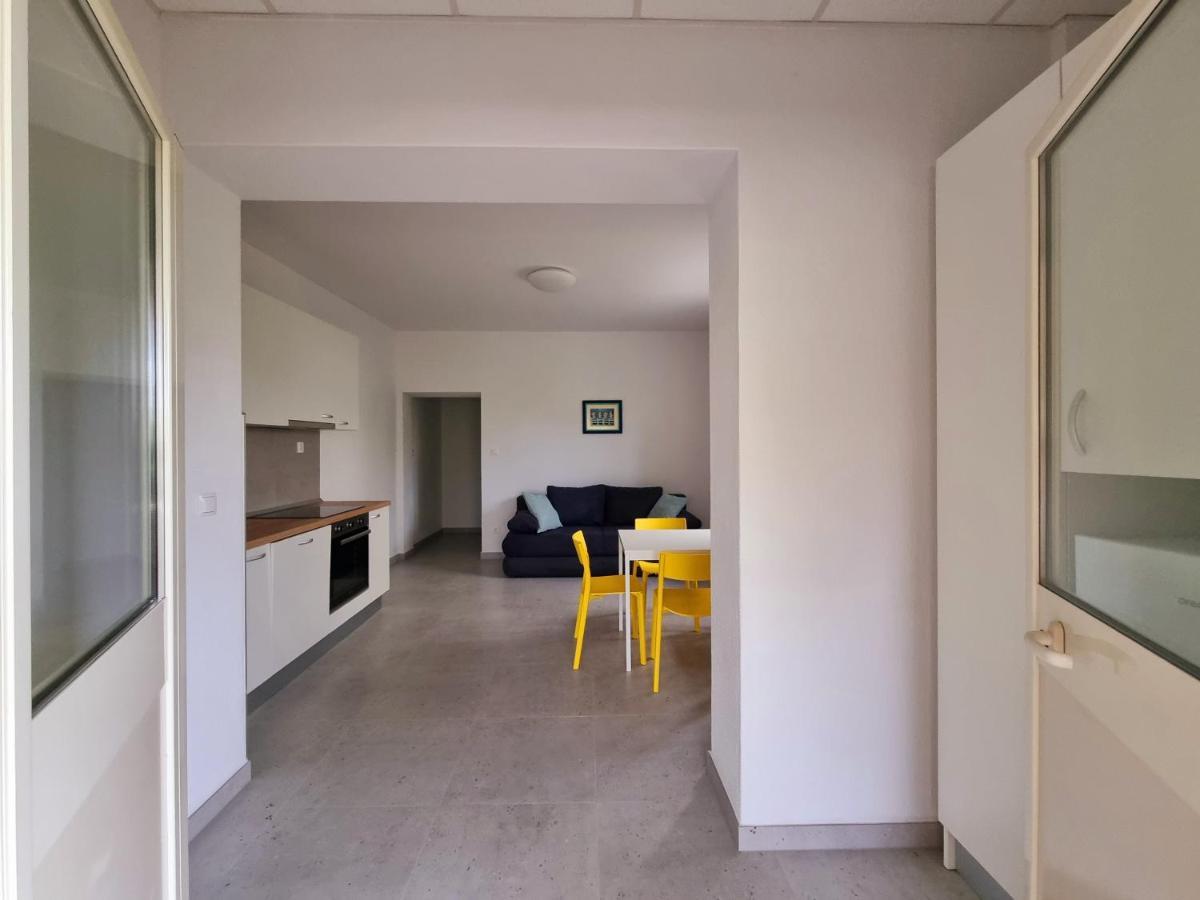 Apartments Iskra Duće Exterior foto